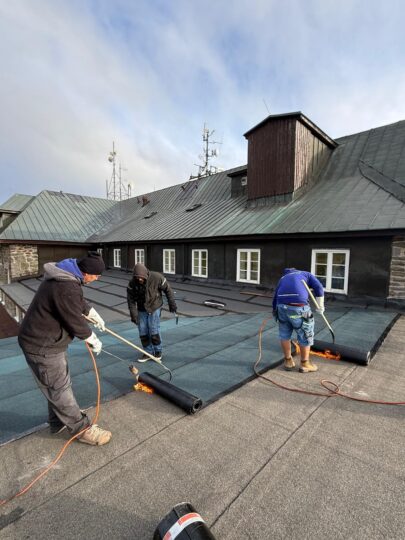 WhatsApp Image 2025-10-20 at 08.59.32 (1)